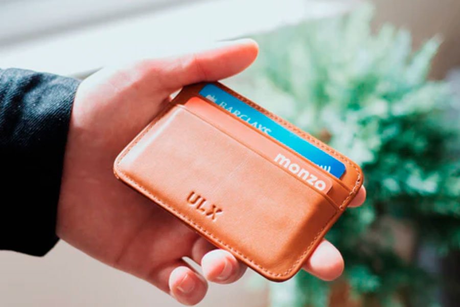 ¿Por qué nunca deberías sacar dinero de tu tarjeta de crédito? 4 Compara las comisiones de los bancos y fintech