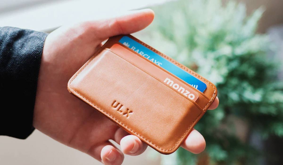 Puedo sacar una tarjeta de débito si estoy en Buró