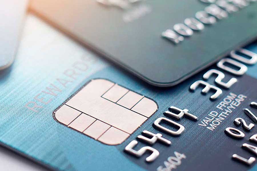 ¿Cuál es la diferencia entre tarjeta de crédito y de servicios? 2 Te permiten comprar y pagar después