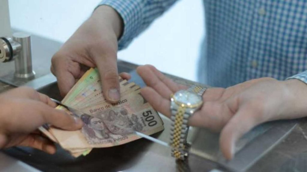 Debes de presentar una identificación para empeñar