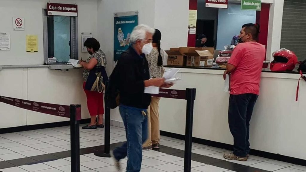 Acude a una sucursal para vender op empeñar