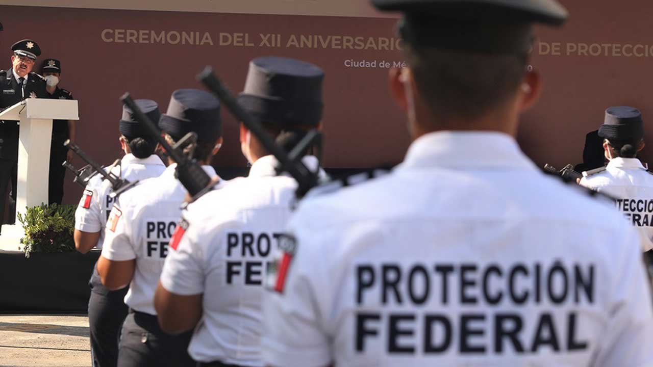 Los policías efe protección federal gana más de 10 mil