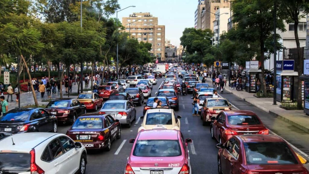 Hoy No Circula 9 de mayo 2023: ¿Qué autos descansan en CDMX y Edomex? 2 Hay autos foráneos que no circulan